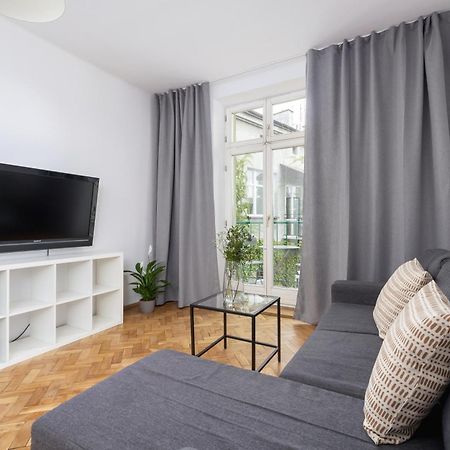 1-Bedroom Apartment With Balcony - Dluga 65 Krasków Εξωτερικό φωτογραφία