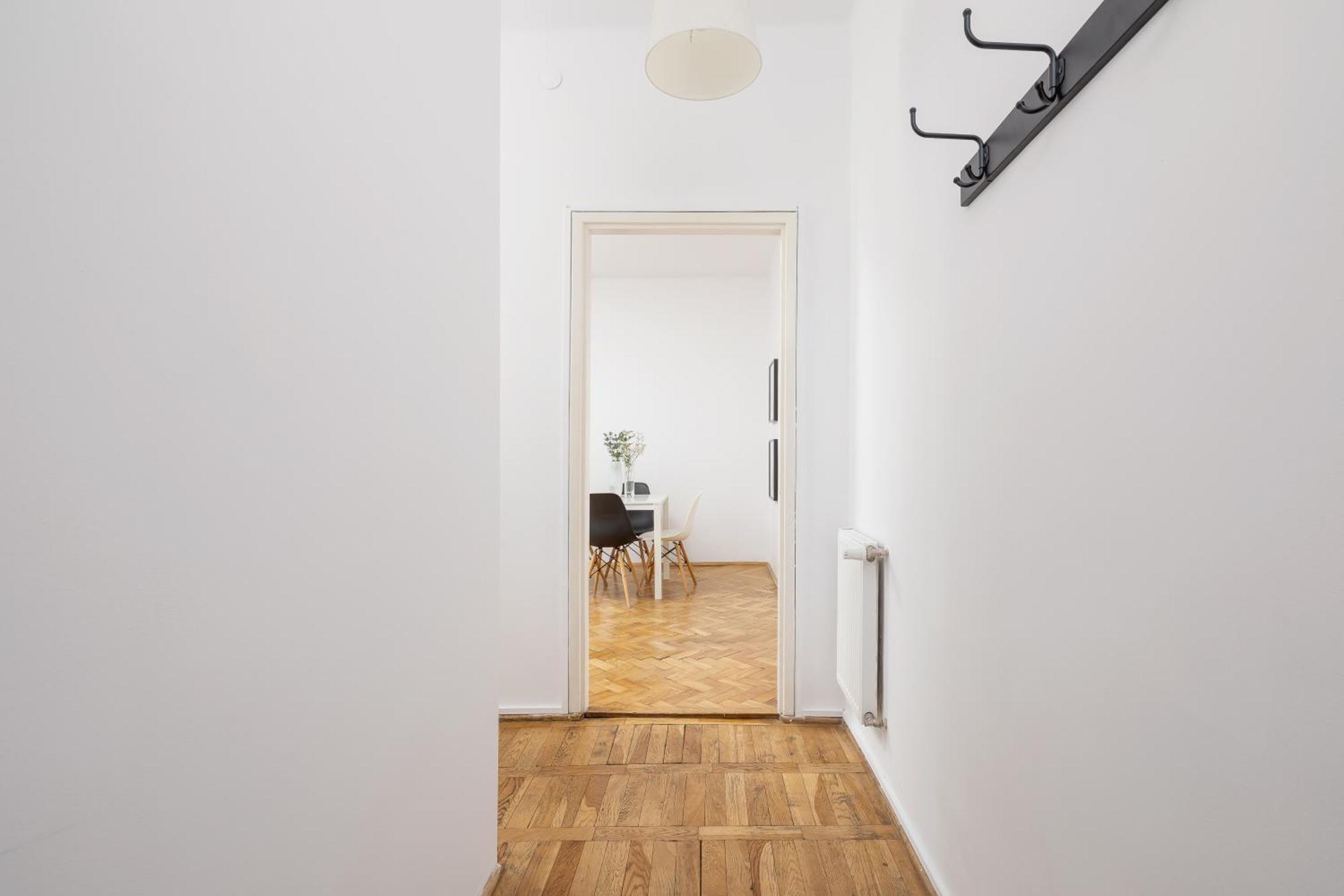 1-Bedroom Apartment With Balcony - Dluga 65 Krasków Εξωτερικό φωτογραφία