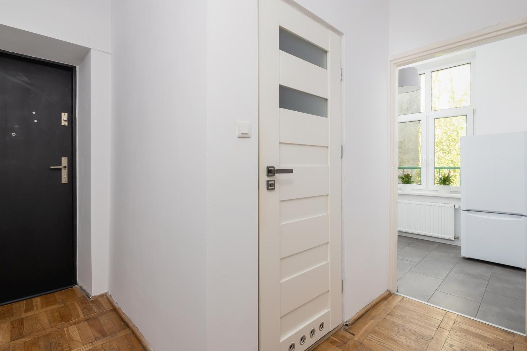 1-Bedroom Apartment With Balcony - Dluga 65 Krasków Εξωτερικό φωτογραφία