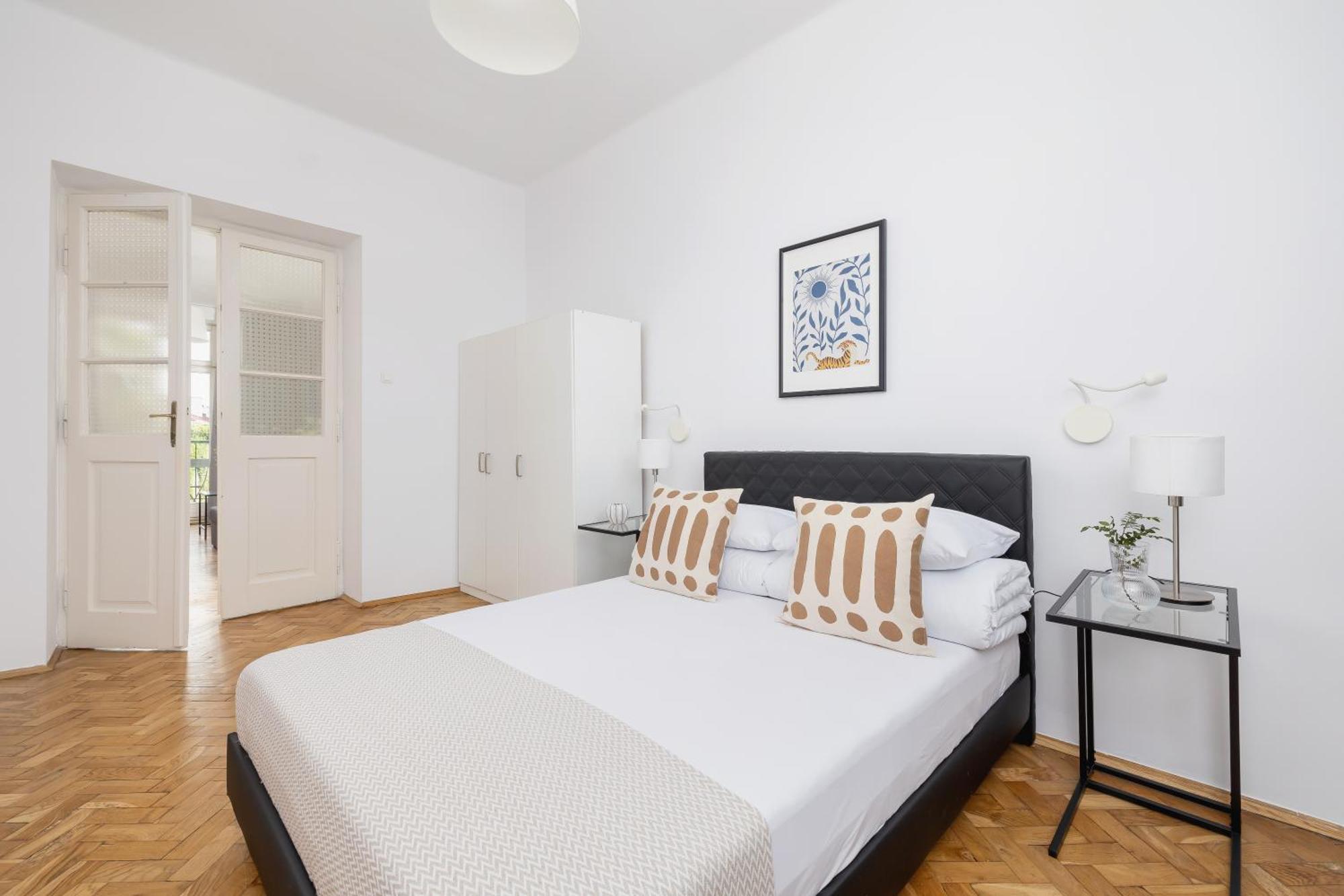 1-Bedroom Apartment With Balcony - Dluga 65 Krasków Εξωτερικό φωτογραφία