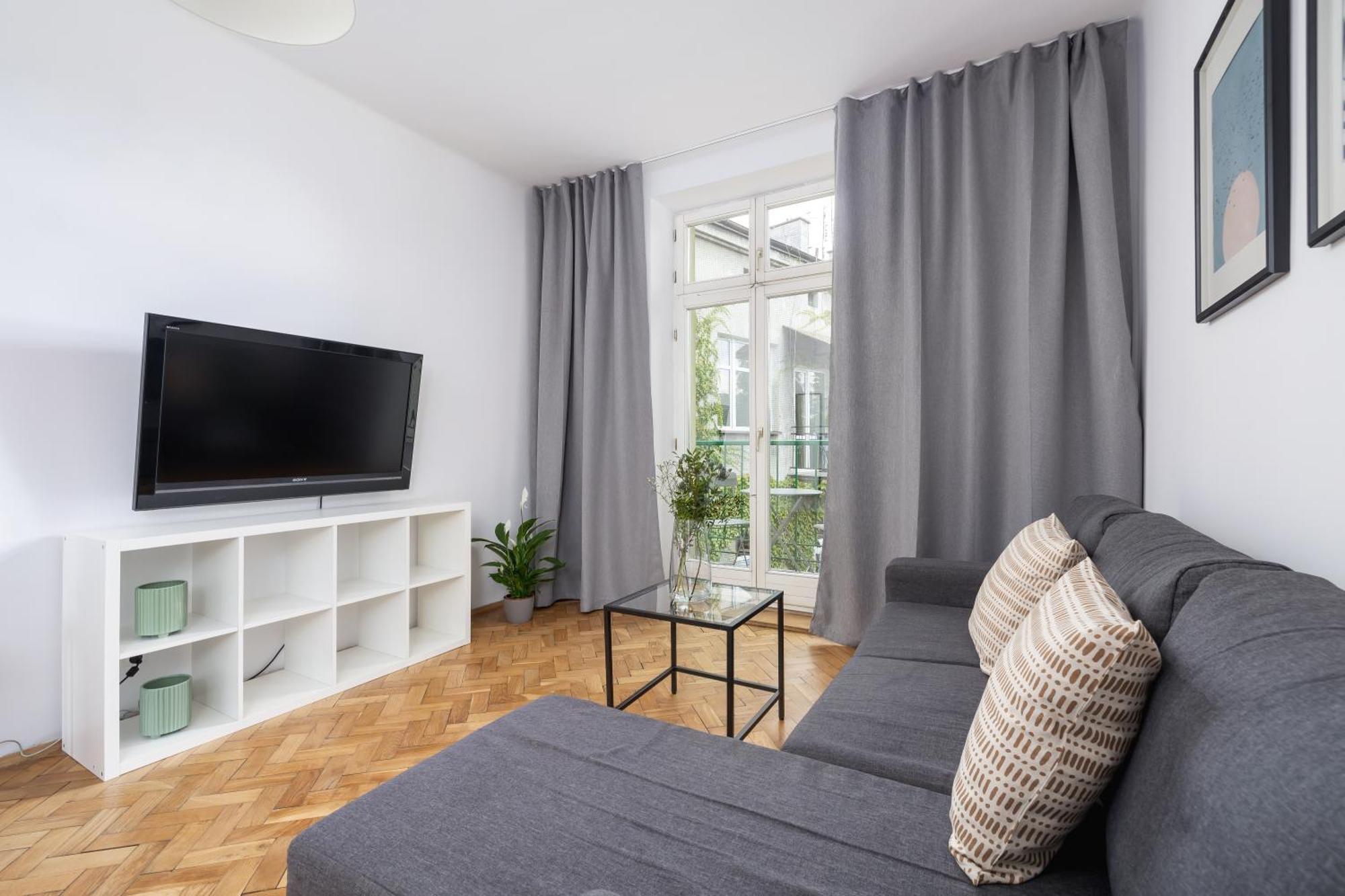 1-Bedroom Apartment With Balcony - Dluga 65 Krasków Εξωτερικό φωτογραφία