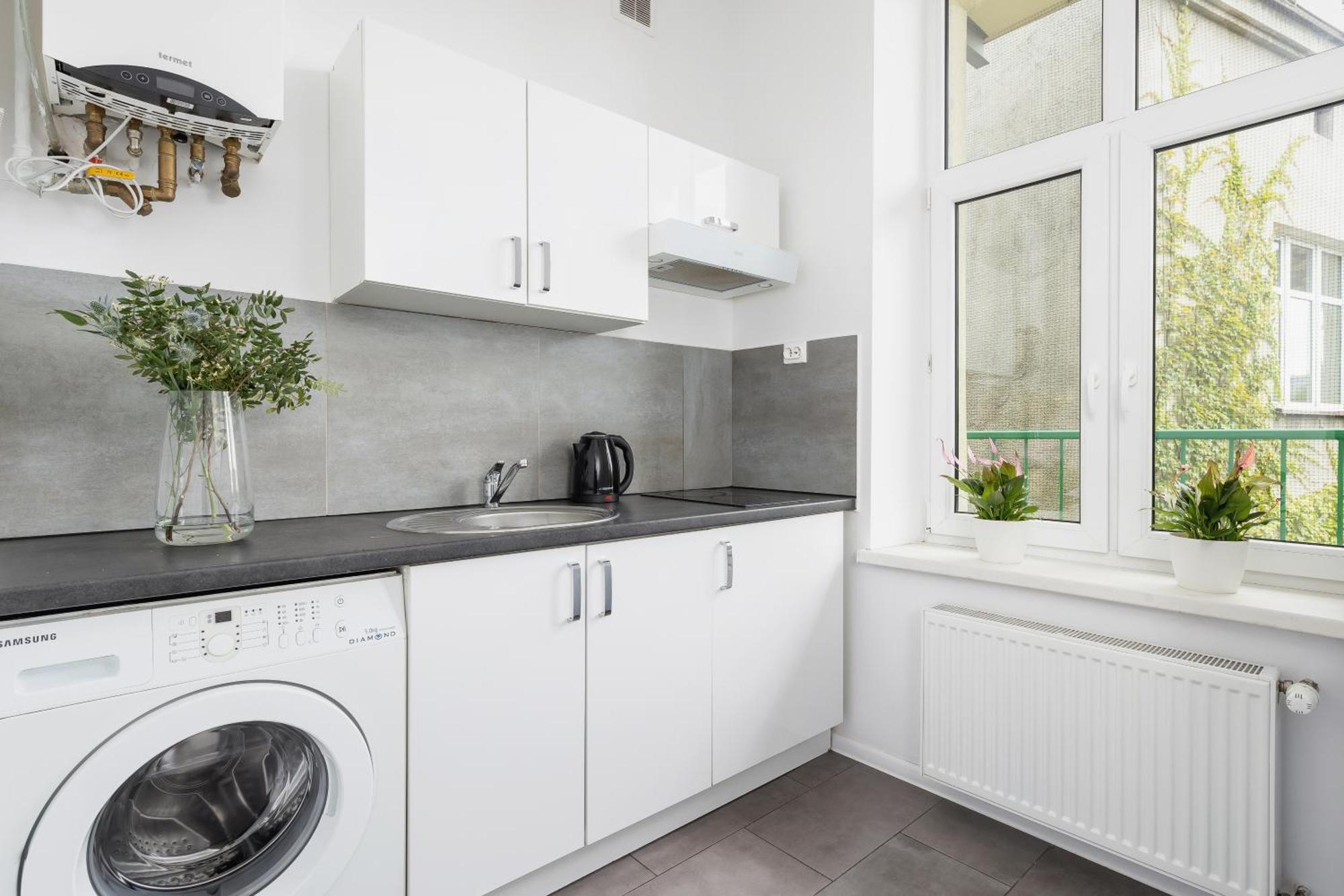 1-Bedroom Apartment With Balcony - Dluga 65 Krasków Εξωτερικό φωτογραφία