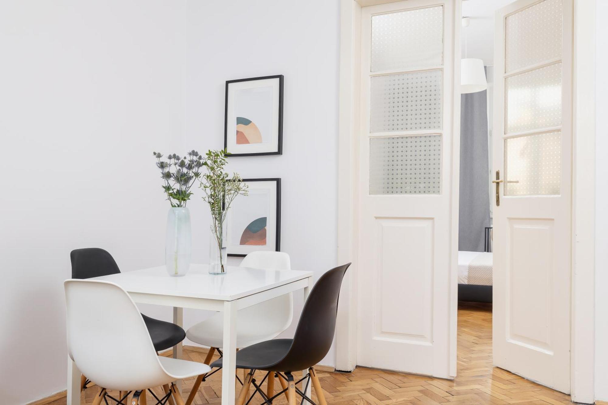 1-Bedroom Apartment With Balcony - Dluga 65 Krasków Εξωτερικό φωτογραφία